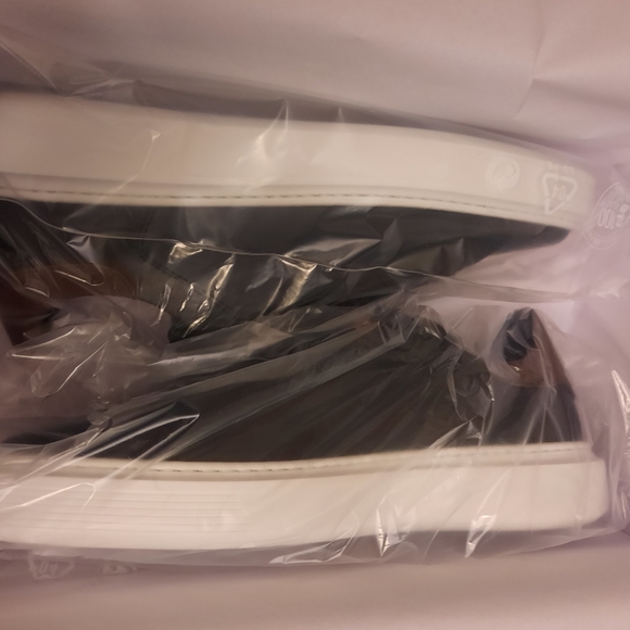 NIB GOODMAN BRAND LEGEND LONDON SNEAKER Men's ONLY SIZE 10 Black / Dark Vachetta - Picture 10 of 15